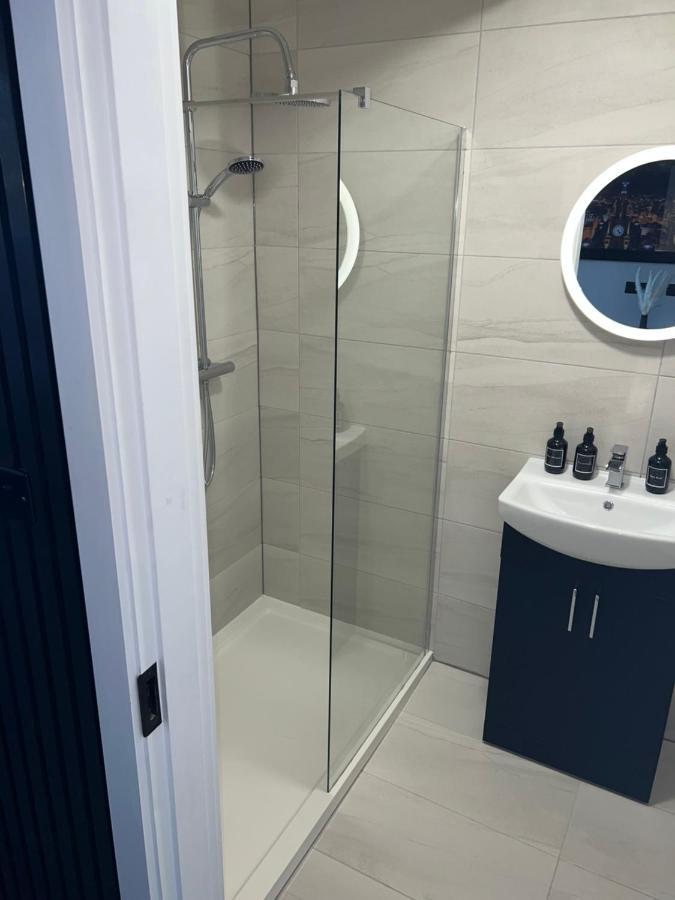 128 Anfield Road Hotel Ливърпул Екстериор снимка