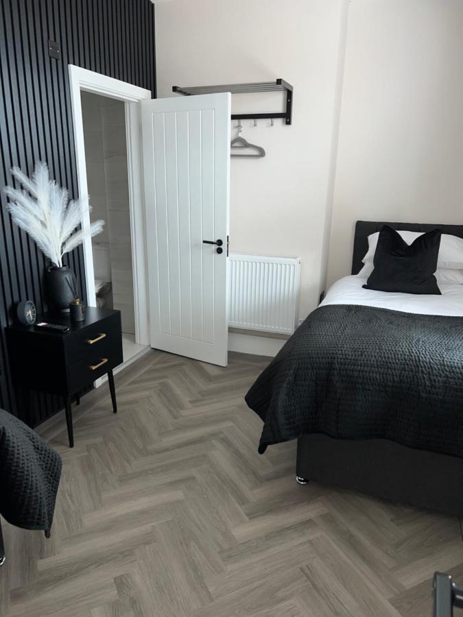 128 Anfield Road Hotel Ливърпул Екстериор снимка