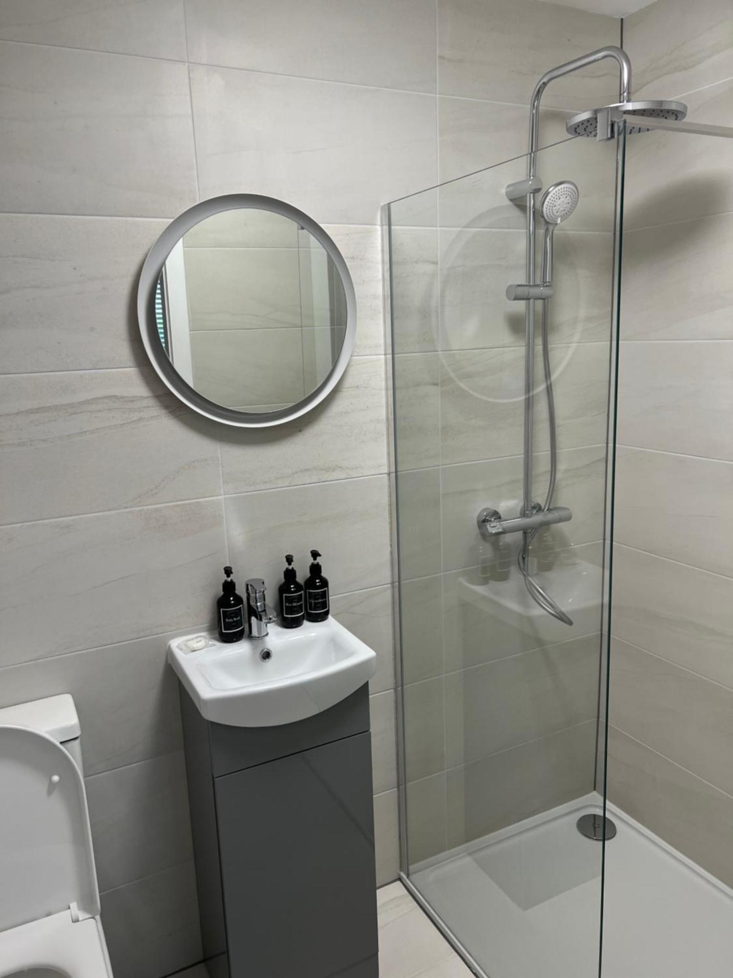 128 Anfield Road Hotel Ливърпул Екстериор снимка