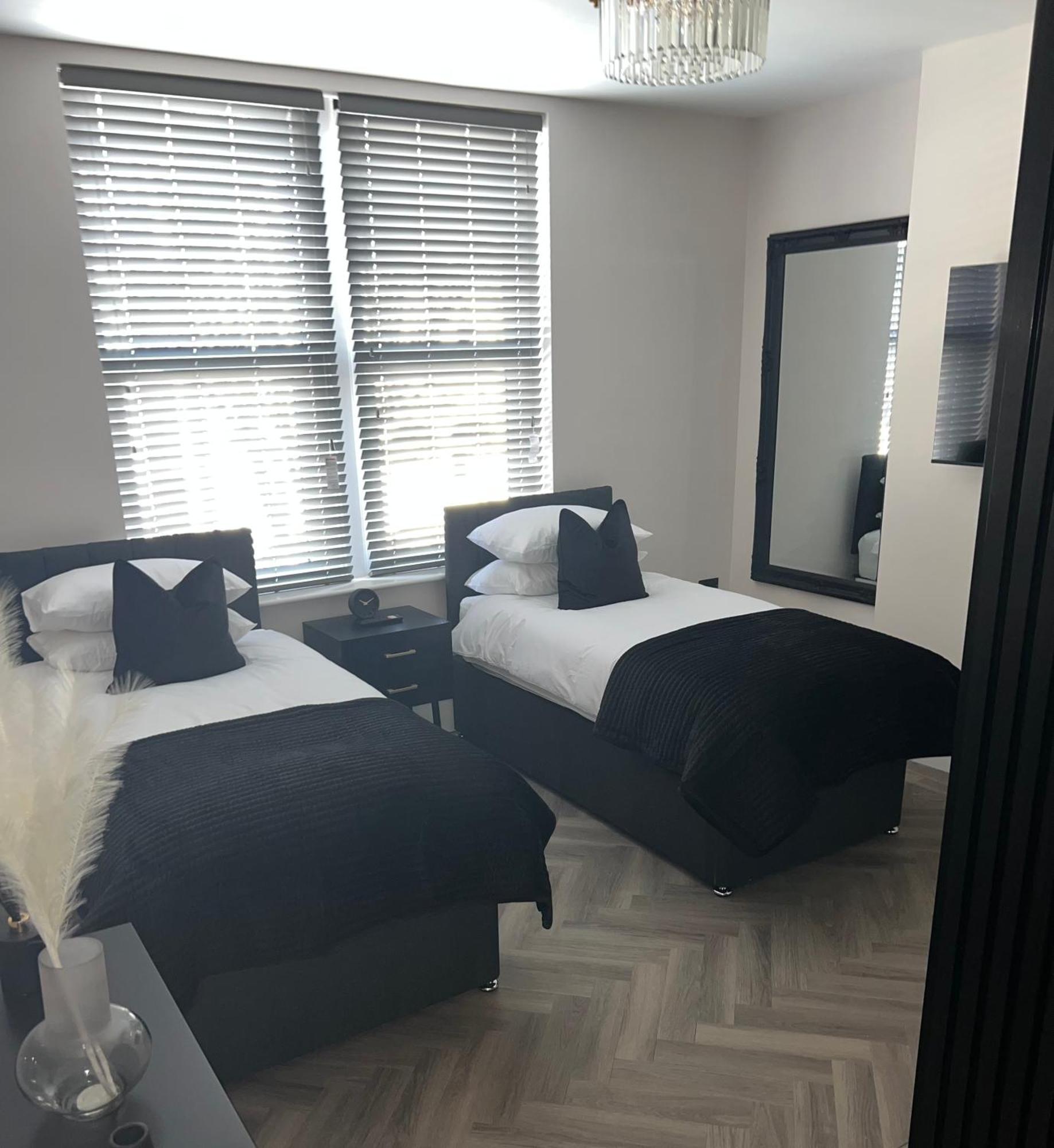 128 Anfield Road Hotel Ливърпул Стая снимка